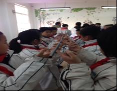 D:\照片资料\2018活动课照片\2018届2班齐眉棍照片\IMG_2885.JPG